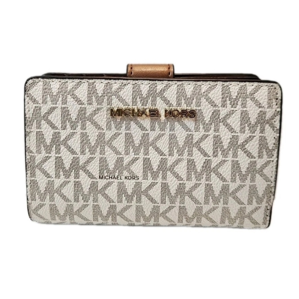 Michael Kors Outlet Medium Signature Logo Vanilla Wallet 35F8GTVF2B NWOT